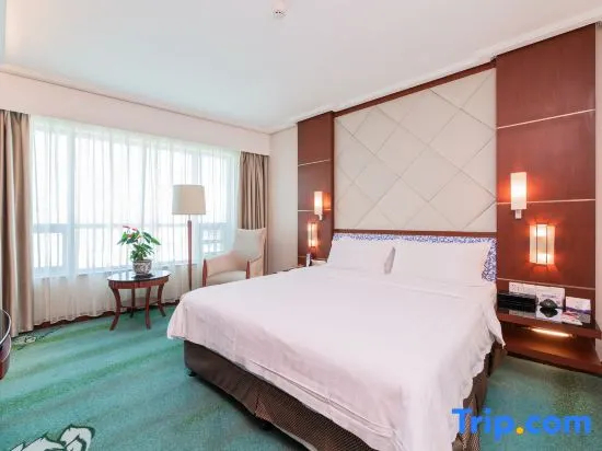 Executive Suite with lake view