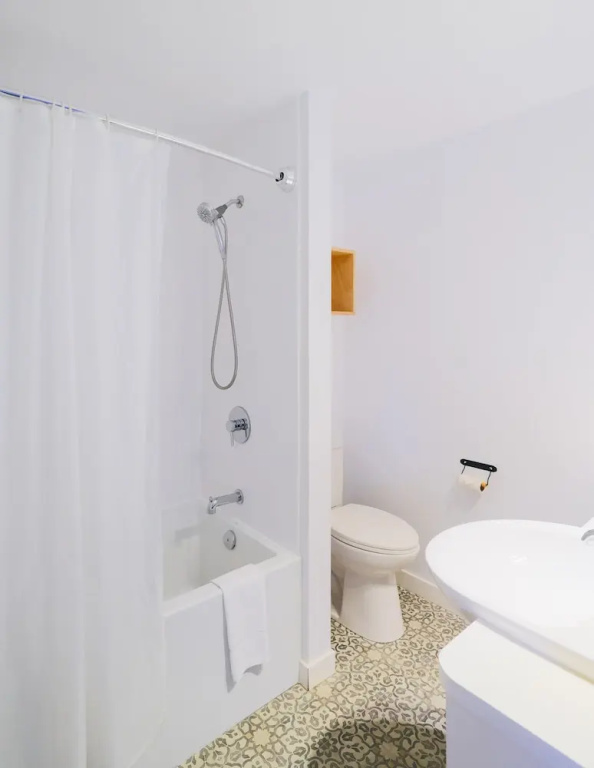 Comfort room
