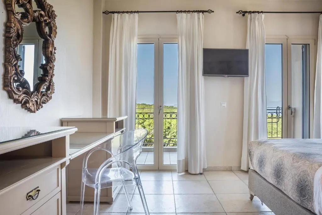Standard Double room with partial sea view (full double bed)