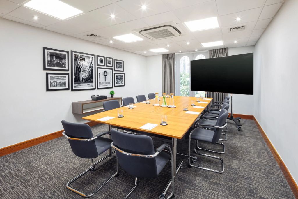 Holiday Inn Gloucester-Cheltenham by IHG - Général
