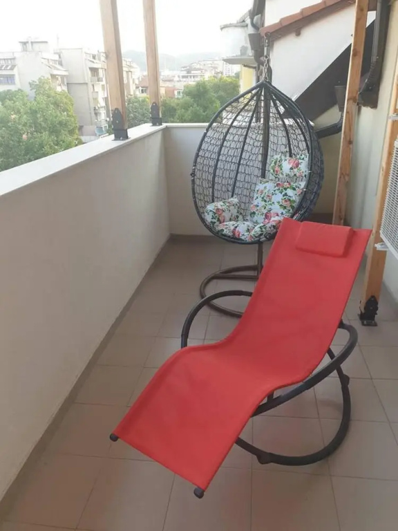 2-bed - Sleeps 4 - With Parking