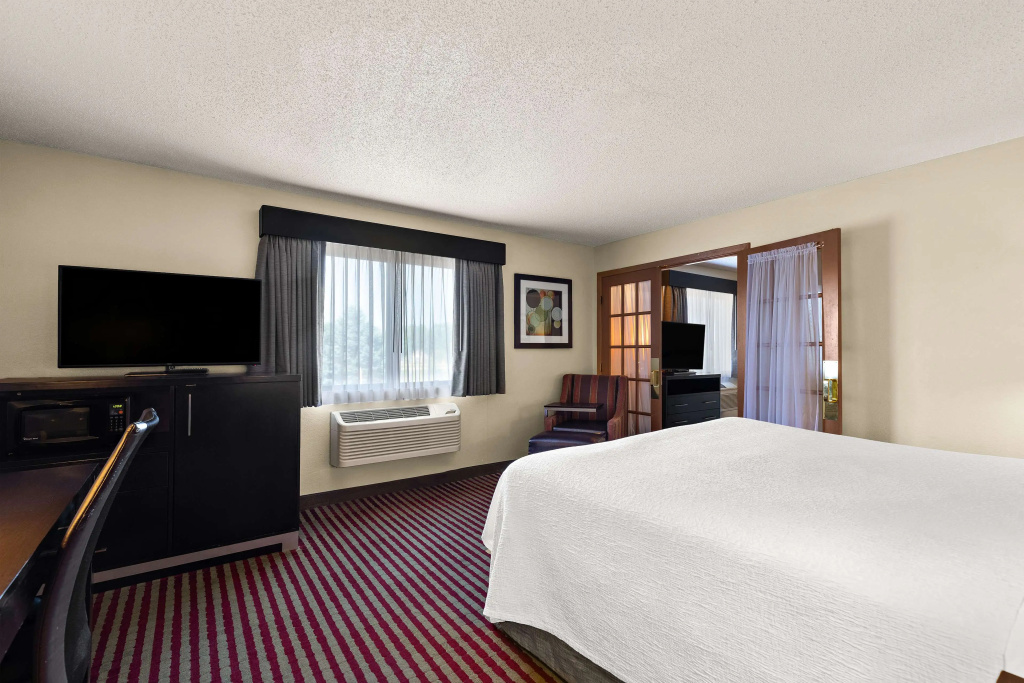 Double Suite (full double bed)