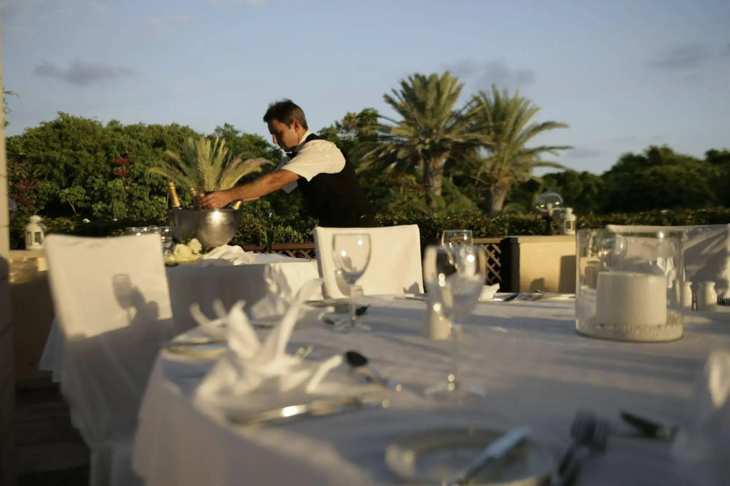 Avanti Hotel - Général