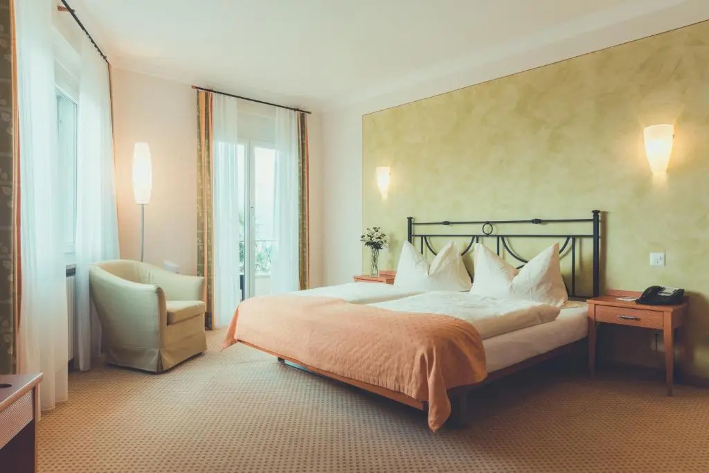 Comfort Double room with lake view (full double bed)