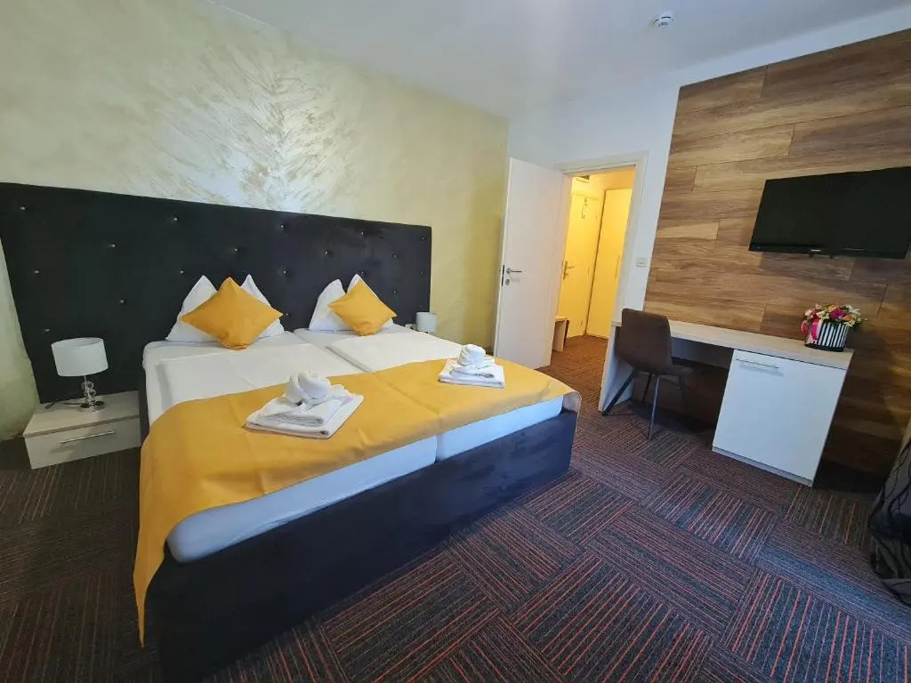 Economy room