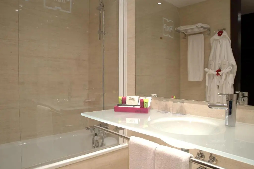 Hotel Zenit Pamplona - Chambres