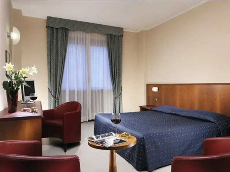 Opera sport. Милан отель опера.