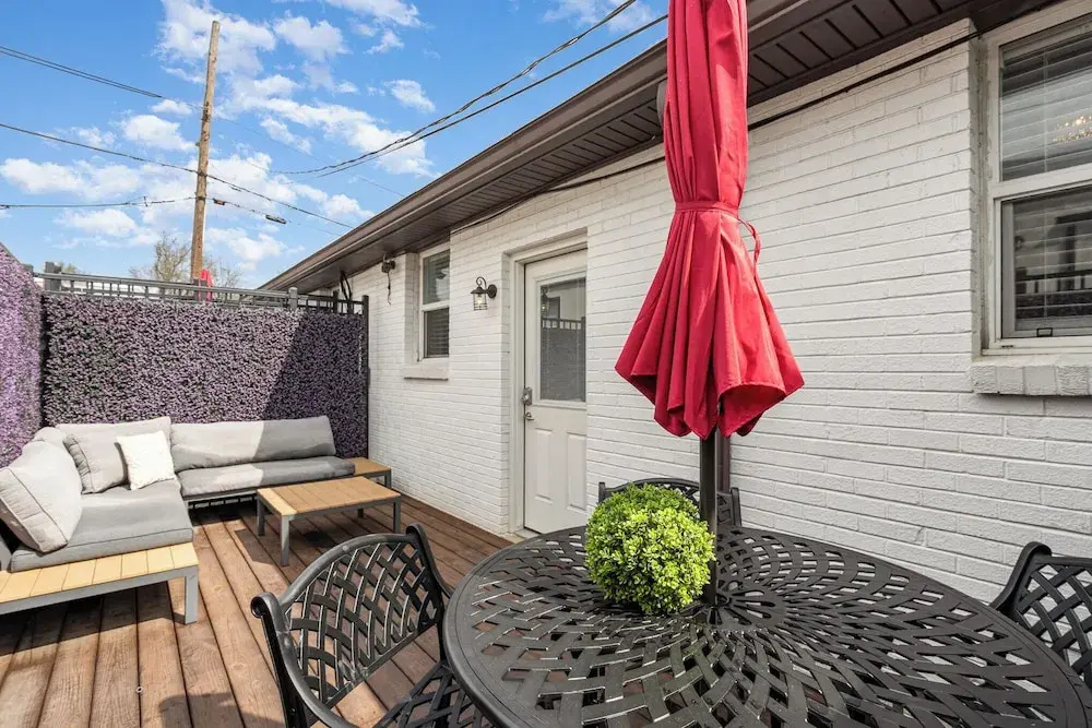 Lucent Pearl - Private Patio - Near Broadway