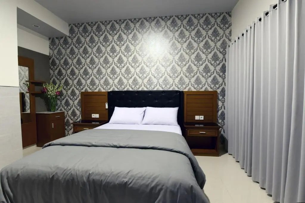 Deluxe Double room (full double bed)