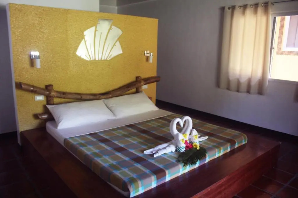 Standard Double room with garden view (full double bed)