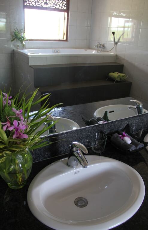Asian Jewel Boutique Hotel