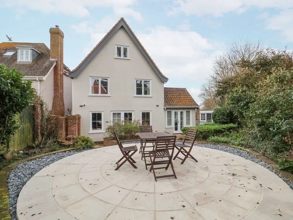 9 Church Farm Rise