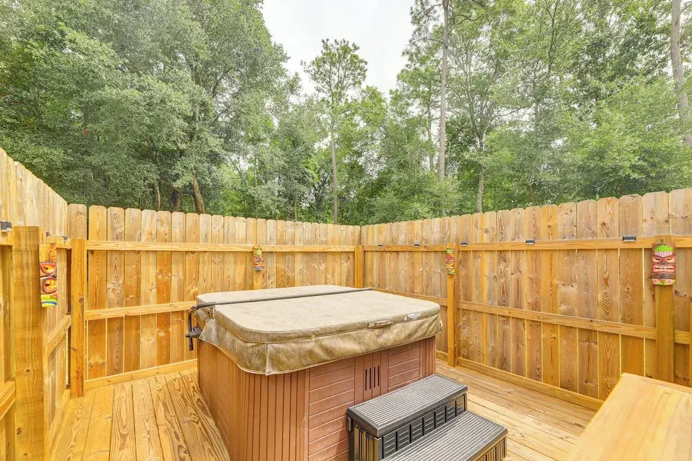 7 Mi to Beach! Sneads Ferry Family Home w/ Hot Tub