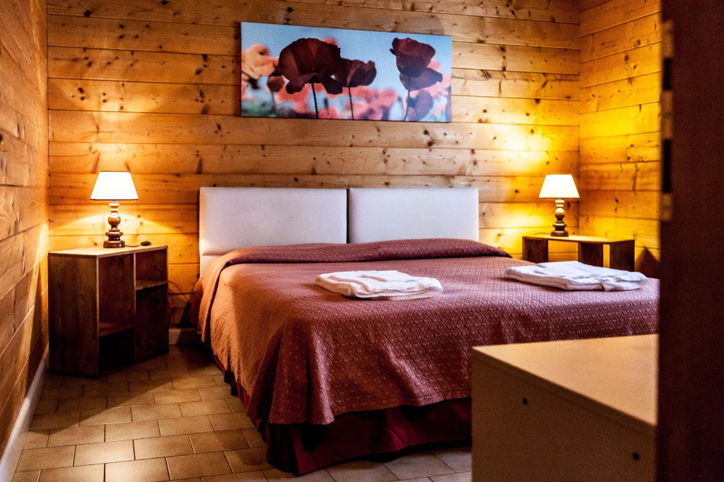 2 Bedrooms Chalet
