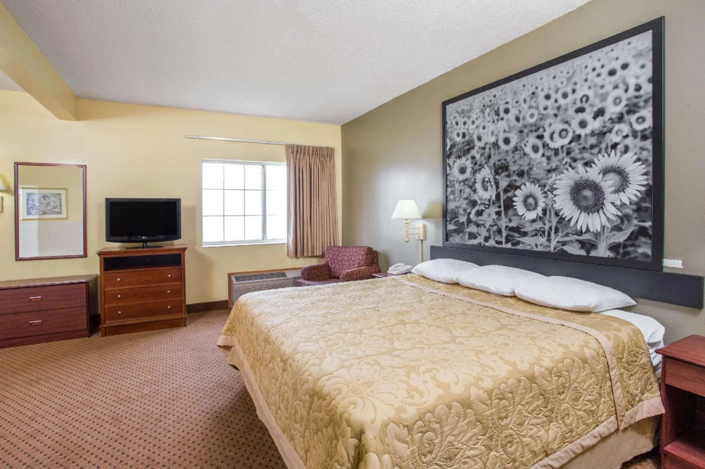 Double Suite (full double bed)