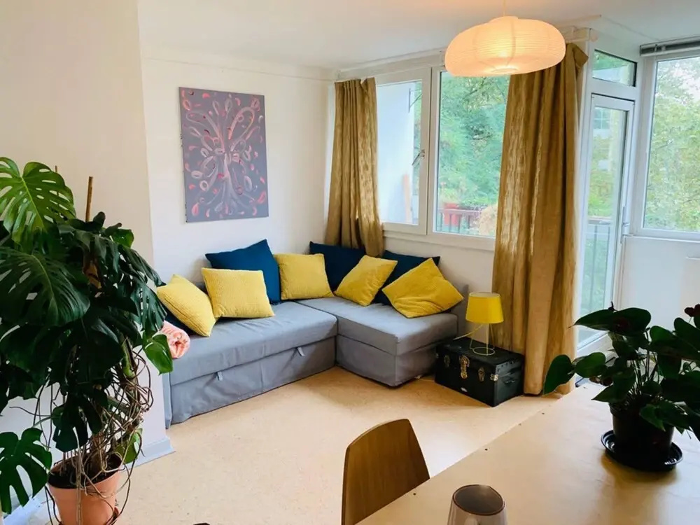 Bright and Spacious 2 Bedroom Maisonette in Central London With Balcony
