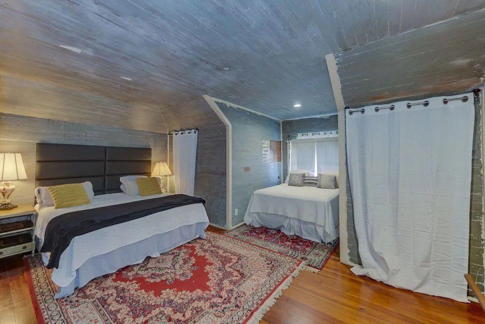 Oak Hall Bed & Breakfast — 5
