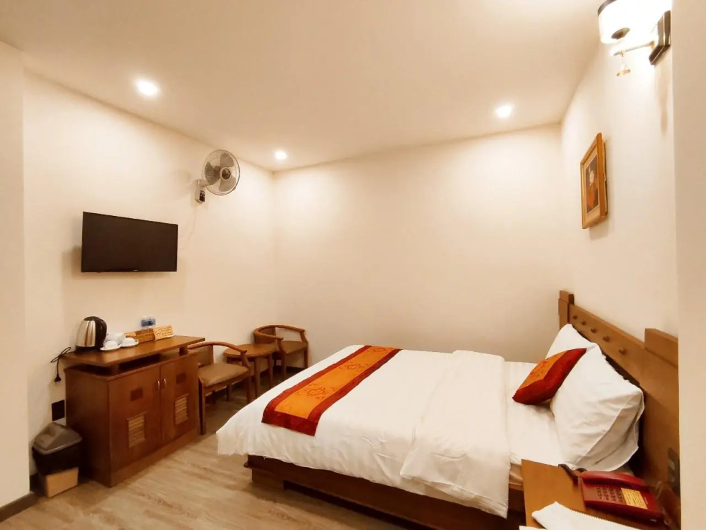 Standard Double room (full double bed)