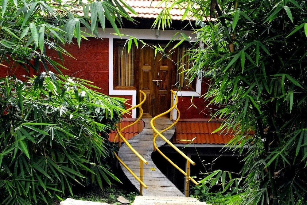 兩臥房四人小屋，配有雙人床