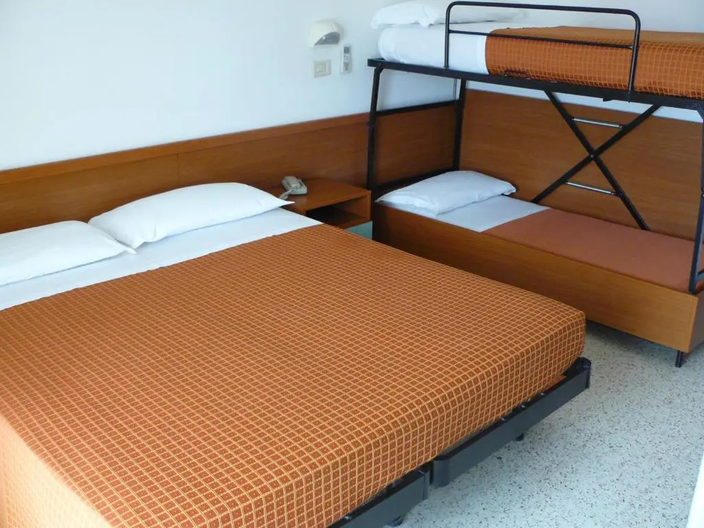 四人房，附設陽台