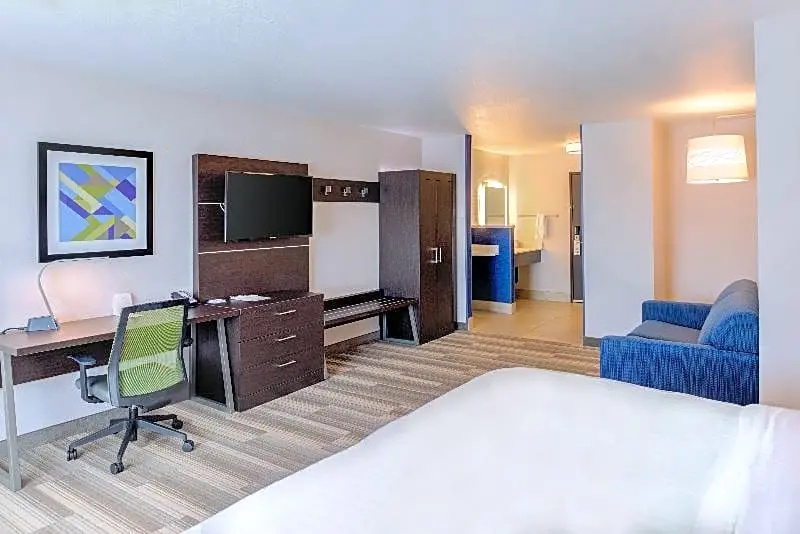 Standard Double Suite (full double bed)