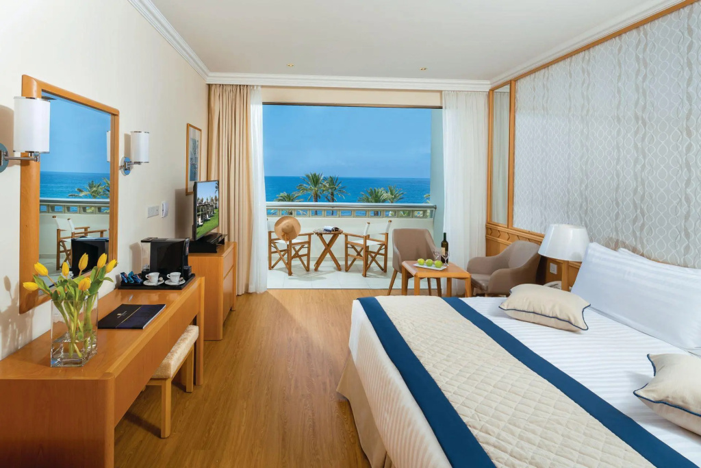 Constantinou Bros Athena Beach Hotel - Chambres