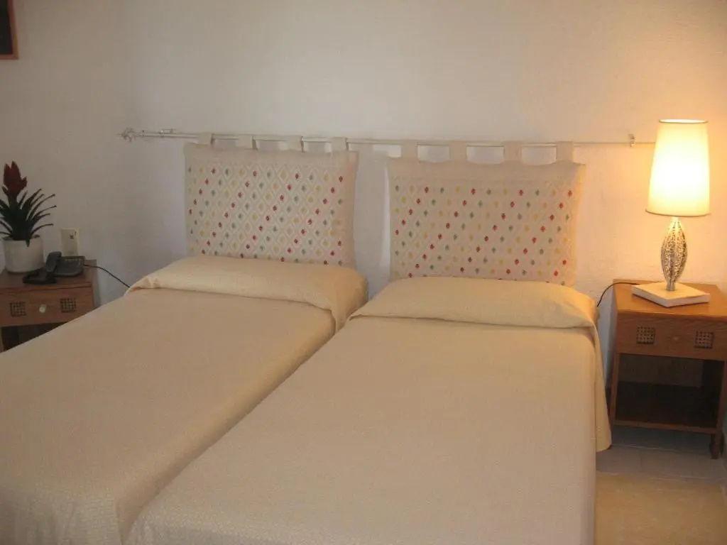 Standard Double room with garden view (full double bed)