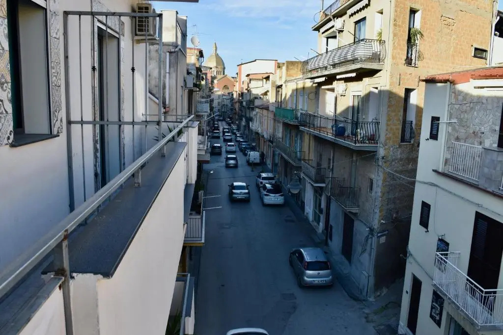 Standard Triple room with city view