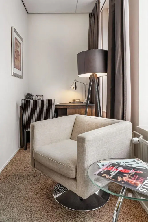 Post-Plaza Hotel & Grand Café - Chambres