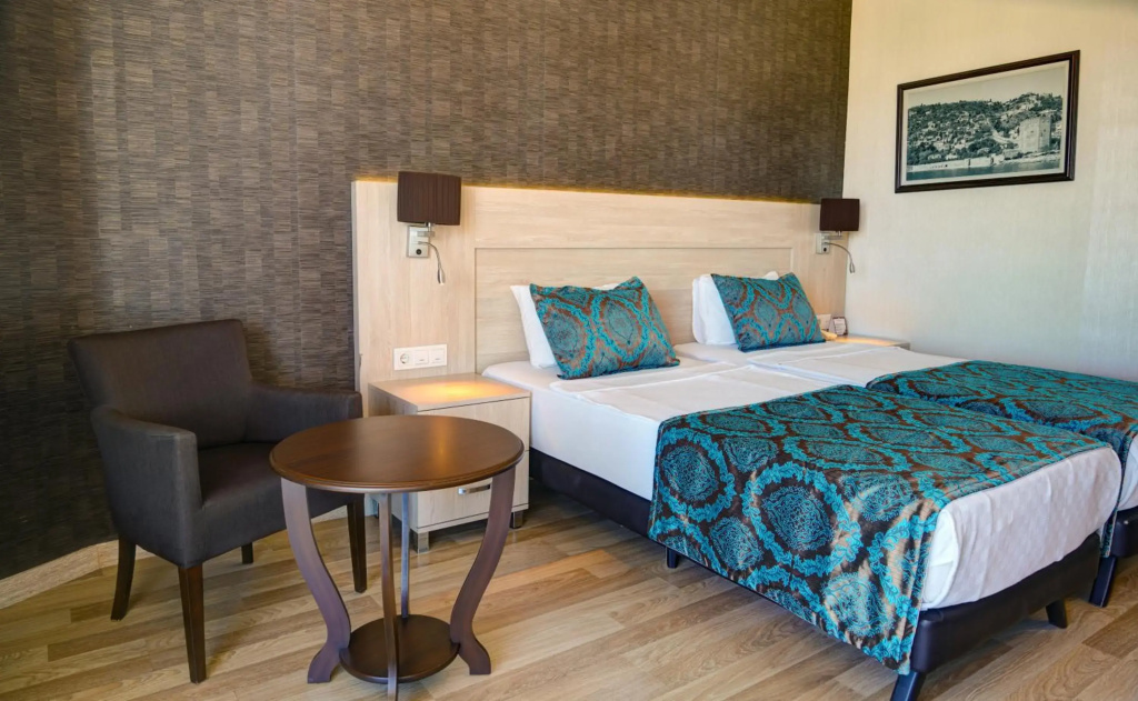 Parador Beach Hotel — фото