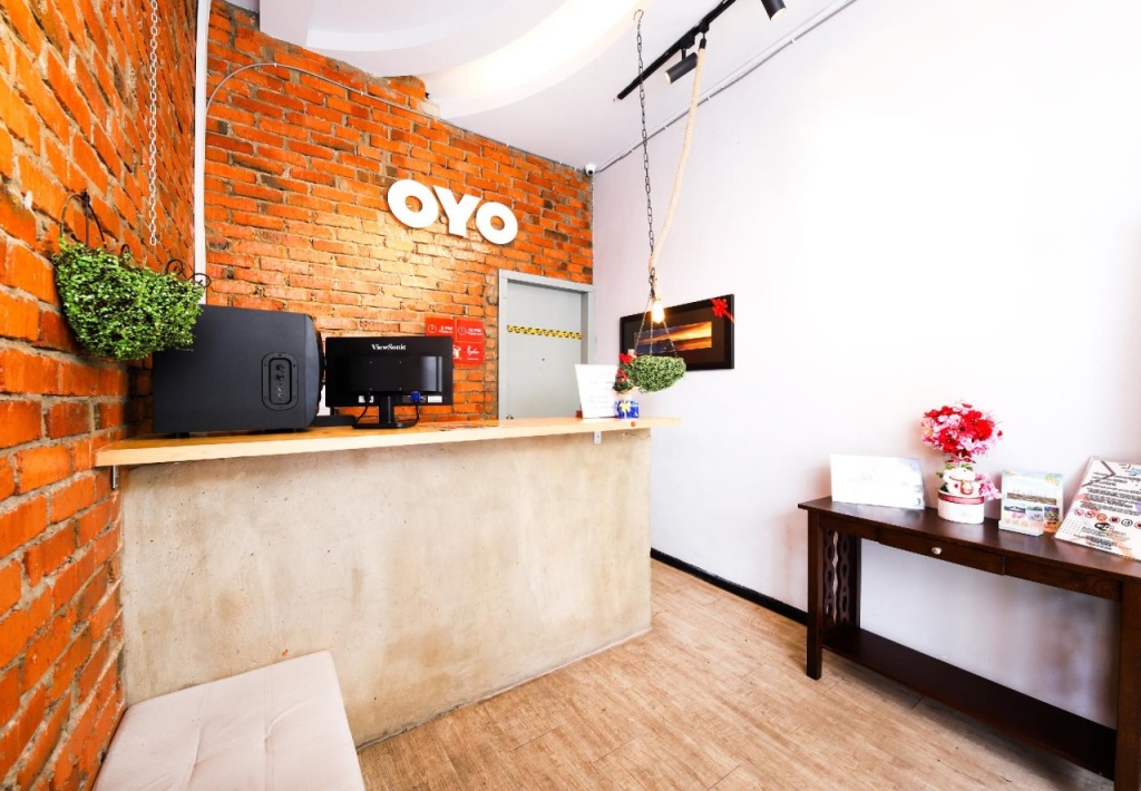 OYO 89398 Doorbellz