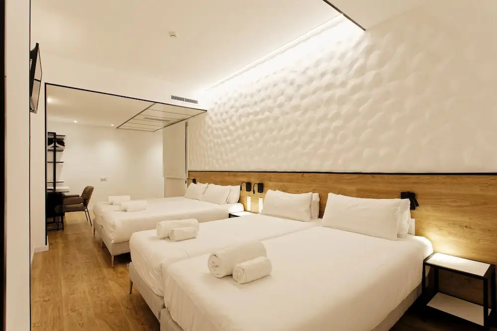 Interior Economy Quadruple room