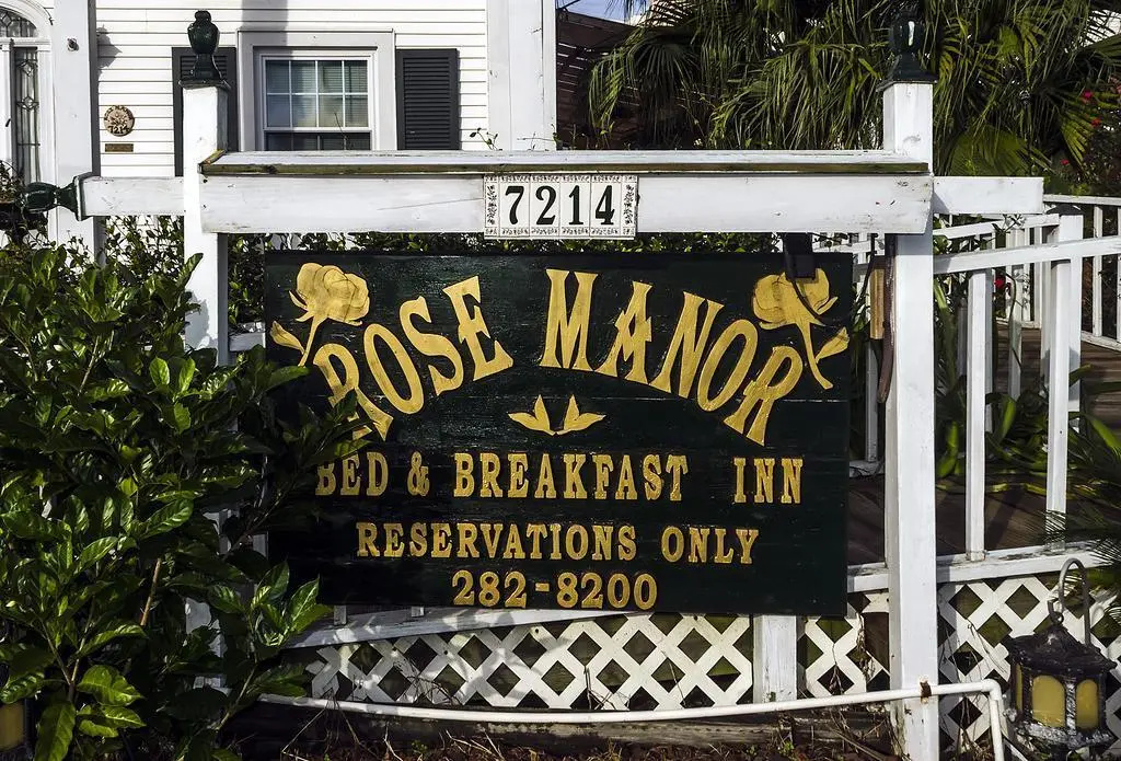 Rose Manor Bed & Breakfast