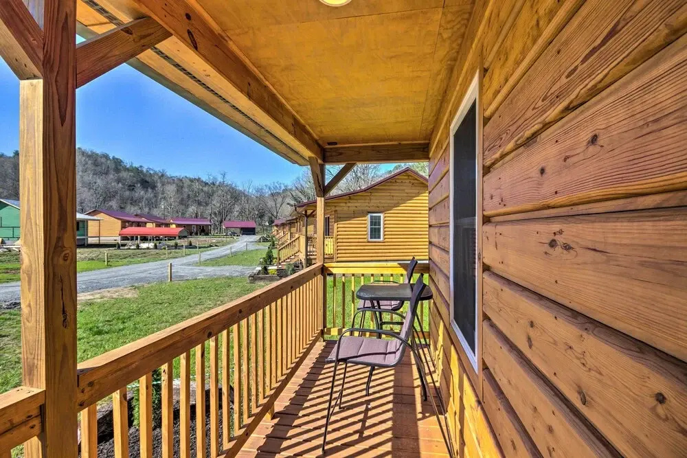 Smoky Mountain Cabin by Tuckasegee River!