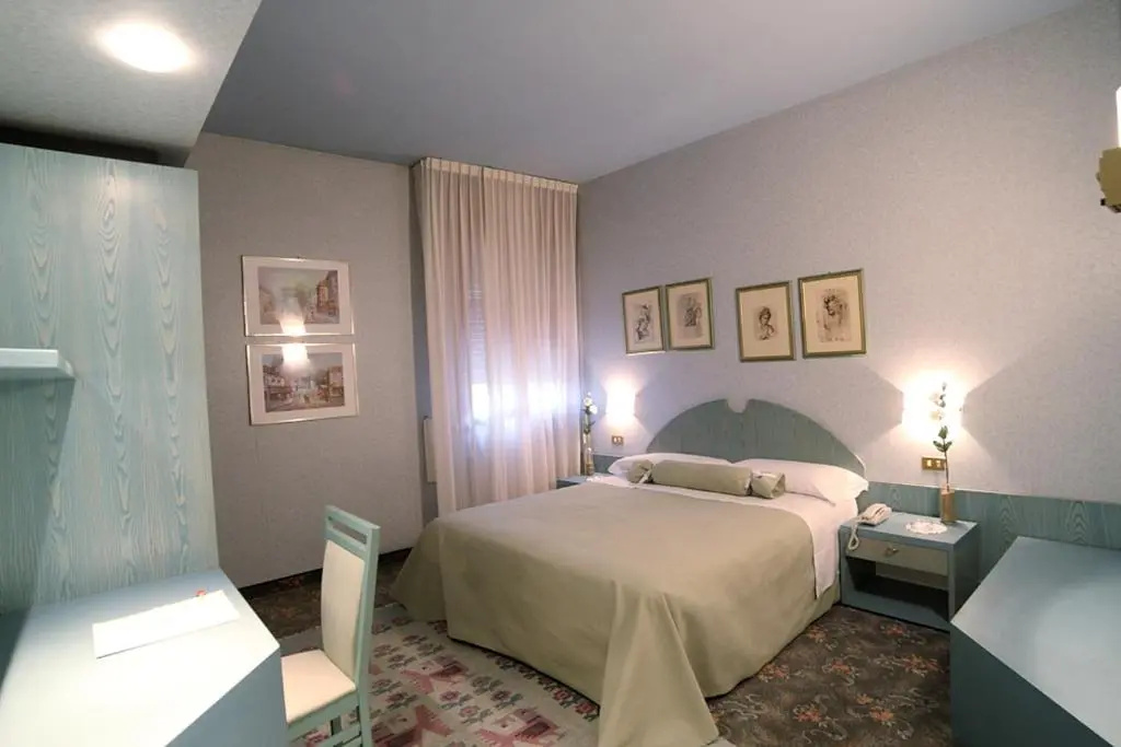 Economy room