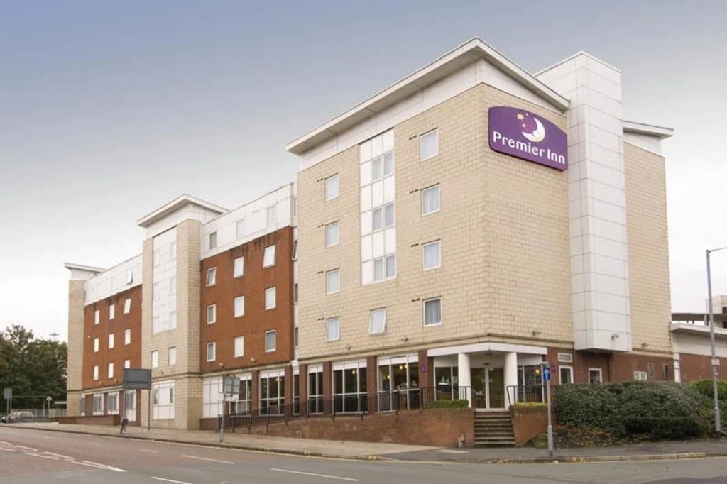 Premier Inn Manchester City Centre Deansgate Locks