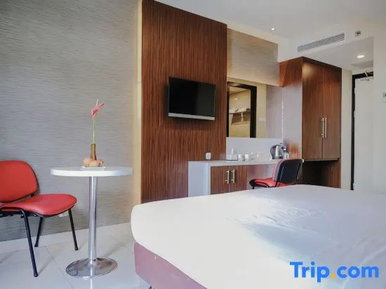 Empress Hotel Makassar - Chambres