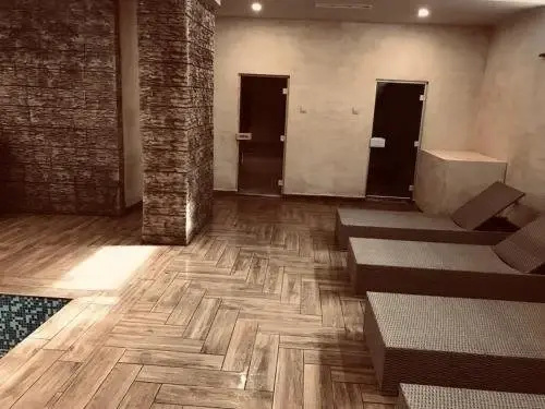 Lobby & Reception
