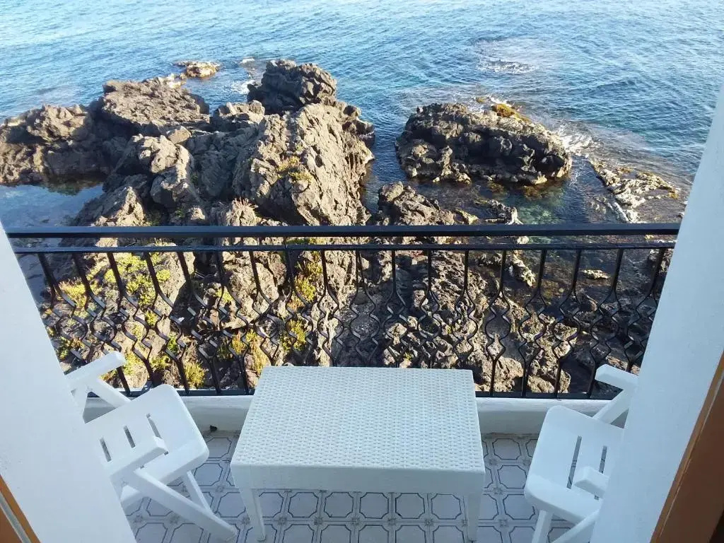 Standard Double room with balcony and with sea view (full double bed)