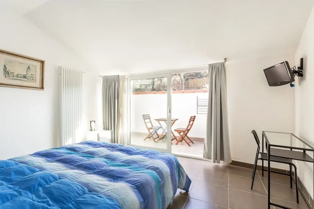 Economy Rooms