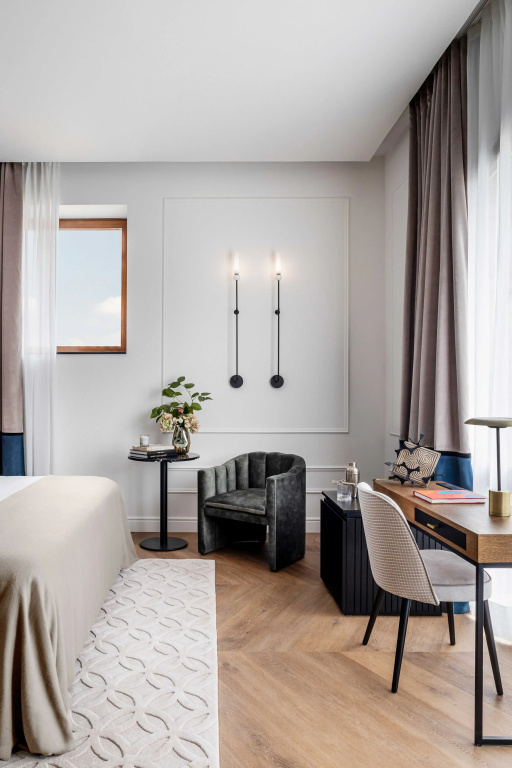 Premier room