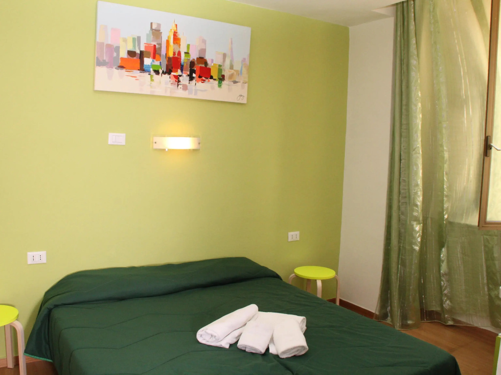 Double room (full double bed)