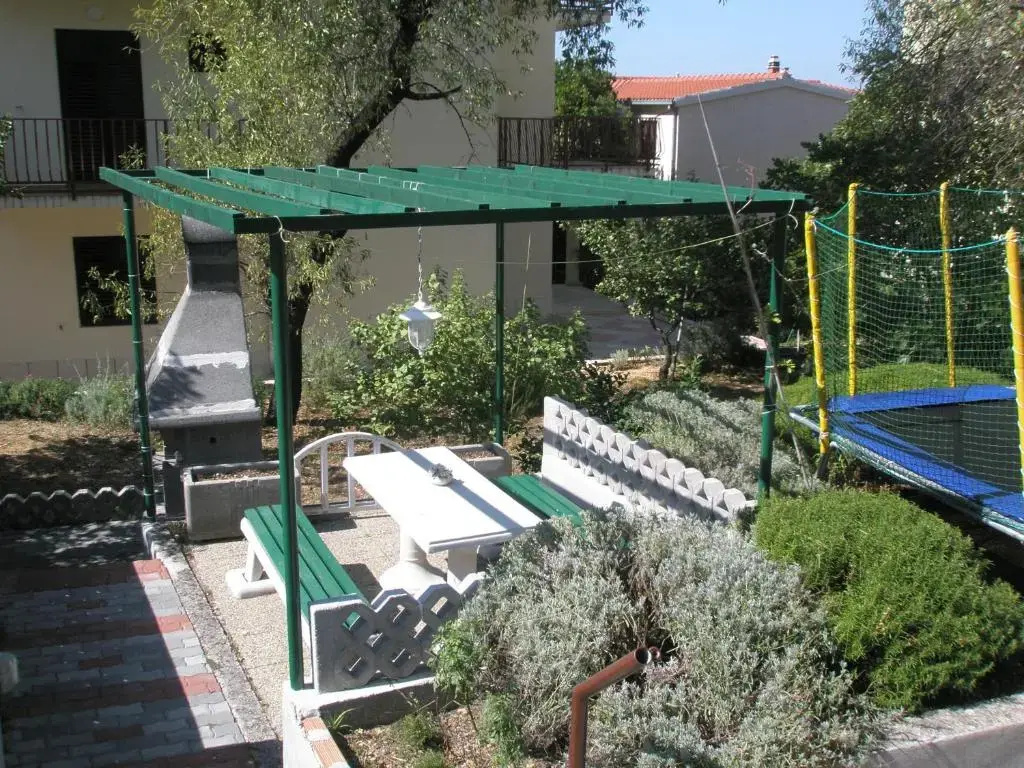 Beach Resort Apartments Bucina - Chambres