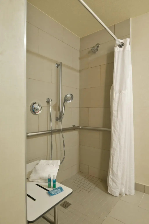 Holiday Inn Express Newport Beach by IHG - Chambres