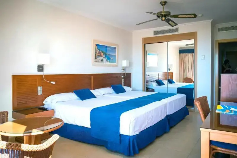 Superior Double room with balcony (full double bed)