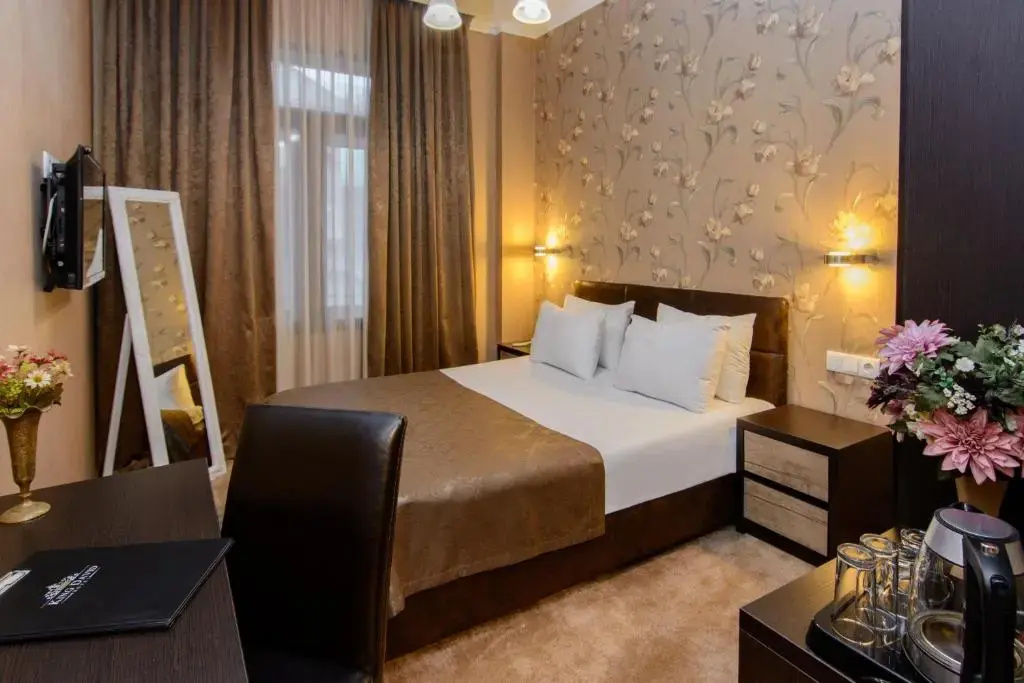 Standard Double room (full double bed)