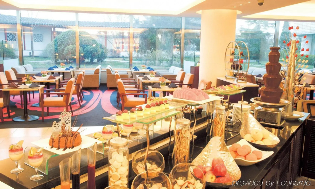 Food & Beverage