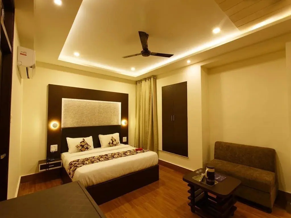 OYO Premium Kotri Circle - фото 7