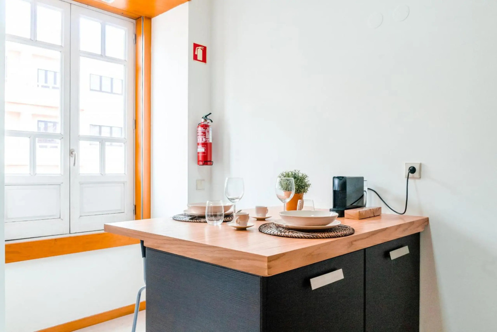 Cozy Studio in the heart of Lapa - 5min walk to Metro!