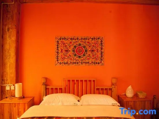 Deluxe Double room (full double bed)